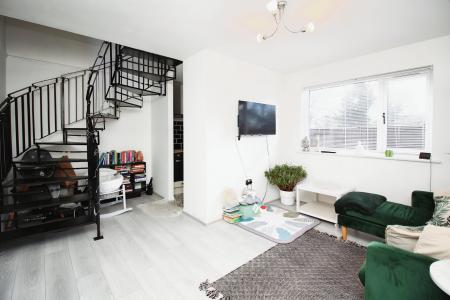 1 bedroom Terraced House for sale in Warren Avenue, Off Barkbythorpe Road, Leicester, LE4