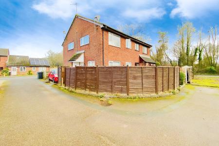 1 bedroom Terraced House for sale in Warren Avenue, Off Barkbythorpe Road, Leicester, LE4