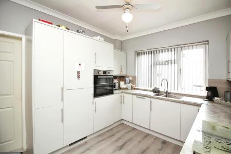 2 bedroom Semi-detached bungalow for sale in Watchcrete Avenue, Queniborough, LE7