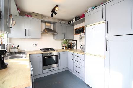 2 bedroom Semi-detached house for sale in Wayfarer Drive, East Goscote, LE7