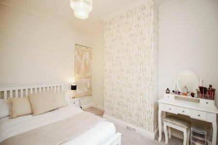 2 bedroom Terraced House for sale in West Street, Syston, LE7