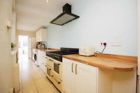 2 bedroom Terraced House for sale in West Street, Syston, LE7