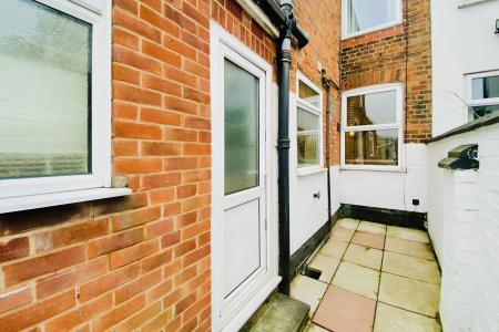 2 bedroom Terraced House for sale in West Street, Syston, LE7