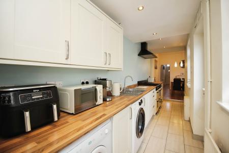 2 bedroom Terraced House for sale in West Street, Syston, LE7