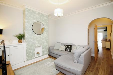 2 bedroom Terraced House for sale in West Street, Syston, LE7