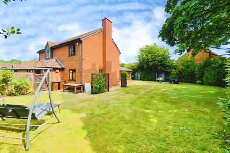 4 bedroom Detached house for sale in Wetherby Close, Queniborough, LE7