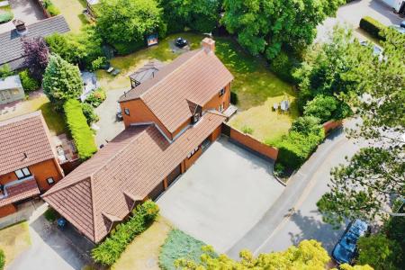 4 bedroom Detached house for sale in Wetherby Close, Queniborough, LE7