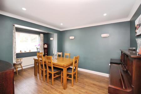 4 bedroom Detached house for sale in Wetherby Close, Queniborough, LE7