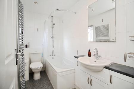 4 bedroom Detached house for sale in Wetherby Close, Queniborough, LE7