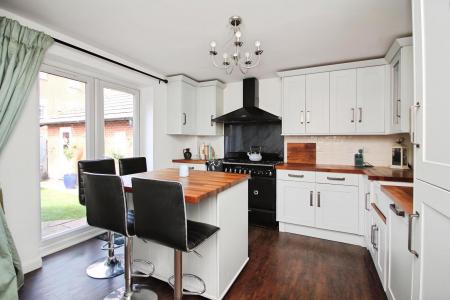 4 bedroom Detached house for sale in Willowbrook Way, Rearsby, LE7