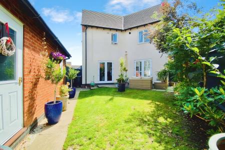 4 bedroom Detached house for sale in Willowbrook Way, Rearsby, LE7