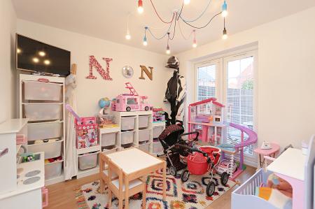 5 bedroom Semi-detached house for sale in Willowbrook Way, Rearsby, LE7