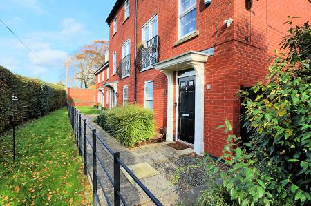 5 bedroom Semi-detached house for sale in Willowbrook Way, Rearsby, LE7