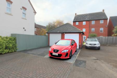 5 bedroom Semi-detached house for sale in Willowbrook Way, Rearsby, LE7