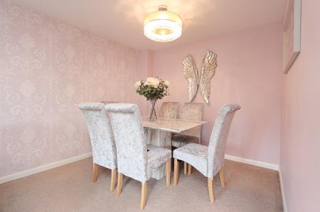 5 bedroom Semi-detached house for sale in Willowbrook Way, Rearsby, LE7