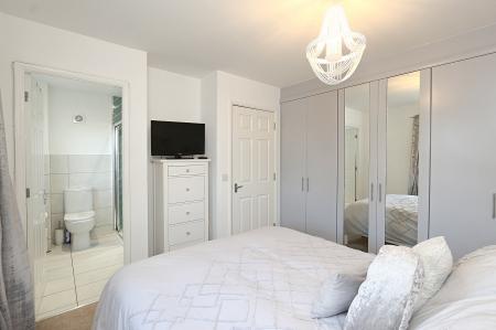 5 bedroom Semi-detached house for sale in Willowbrook Way, Rearsby, LE7