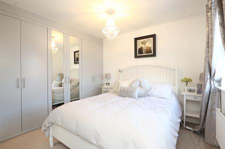 5 bedroom Semi-detached house for sale in Willowbrook Way, Rearsby, LE7