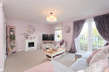 5 bedroom Semi-detached house for sale in Willowbrook Way, Rearsby, LE7