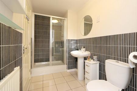 5 bedroom Semi-detached house for sale in Willowbrook Way, Rearsby, LE7