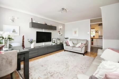 2 bedroom Terraced House for sale in Wolsey Way, Syston, LE7