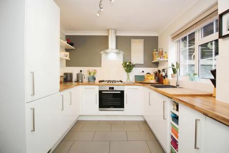 2 bedroom Terraced House for sale in Wolsey Way, Syston, LE7