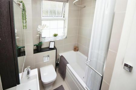 2 bedroom Terraced House for sale in Wolsey Way, Syston, LE7