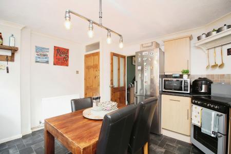 2 bedroom Terraced House for sale in Extended to Rear - Wolsey Way, Syston, LE7