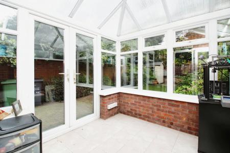 3 bedroom End of terrace house for sale in Wolsey Way, Syston, LE7