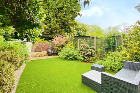 3 bedroom End of terrace house for sale in Wolsey Way, Syston, LE7