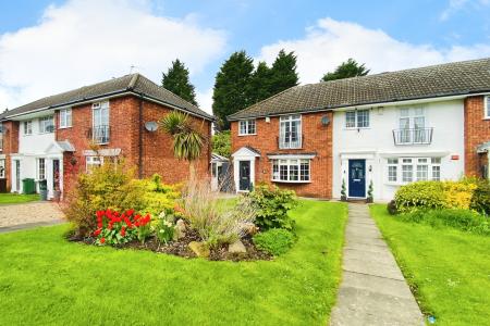 3 bedroom End of terrace house for sale in Wolsey Way, Syston, LE7