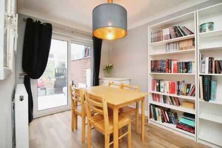 3 bedroom End of terrace house for sale in Wolsey Way, Syston, LE7