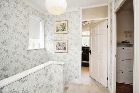 3 bedroom End of terrace house for sale in Wolsey Way, Syston, LE7
