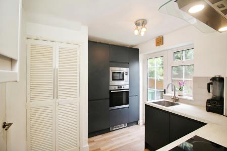 3 bedroom End of terrace house for sale in Wolsey Way, Syston, LE7