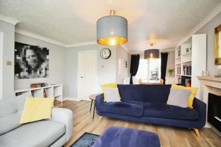 3 bedroom End of terrace house for sale in Wolsey Way, Syston, LE7