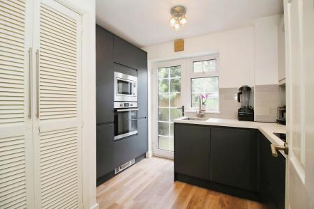 3 bedroom End of terrace house for sale in Wolsey Way, Syston, LE7