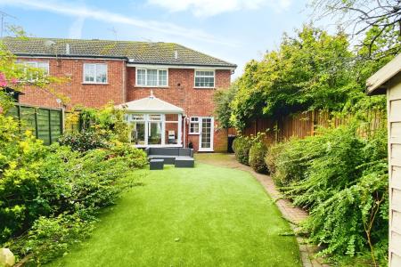 3 bedroom End of terrace house for sale in Wolsey Way, Syston, LE7