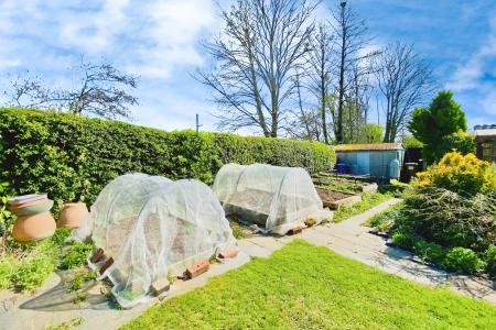 4 bedroom Detached house for sale in Worcester Avenue, Birstall, LE4