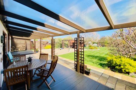 4 bedroom Detached house for sale in Worcester Avenue, Birstall, LE4