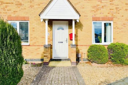 3 bedroom Semi-detached house for sale in Wren Close, Syston, LE7