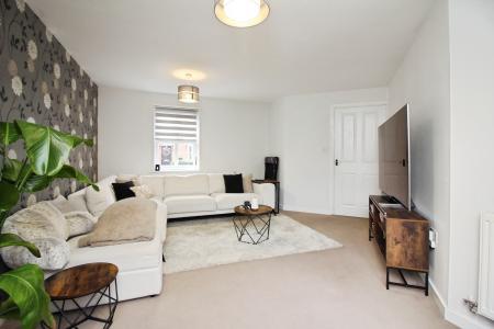 3 bedroom Detached house for sale in Calvos Close, Leicester, LE4