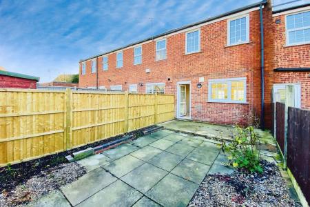 2 bedroom Terraced House for sale in Wolsey Way, Syston, LE7