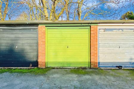 2 bedroom Terraced House for sale in Wolsey Way, Syston, LE7