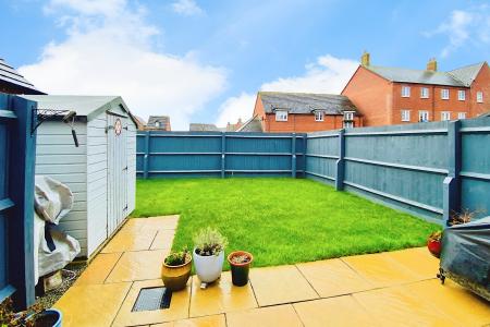 3 bedroom Semi-detached house for sale in Hallaton Drive, Syston, LE7