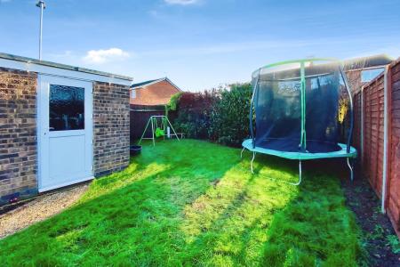 2 bedroom Semi-detached house for sale in Dalley Close, Syston, LE7