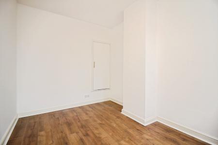 2 bedroom Terraced House for sale in Oxford Street, Syston, LE7