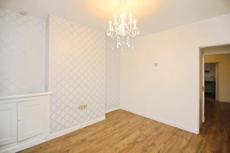 2 bedroom Terraced House for sale in Oxford Street, Syston, LE7