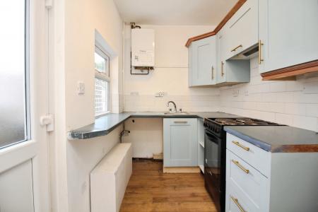 2 bedroom Terraced House for sale in Oxford Street, Syston, LE7