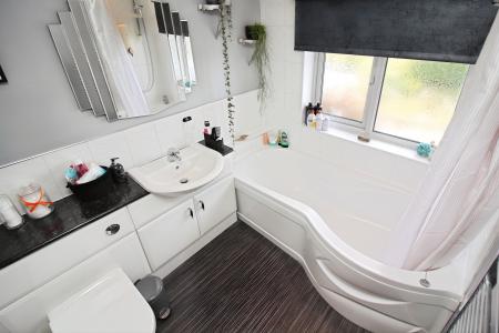 4 bedroom Semi-detached house for sale in Woodgate Drive, Birstall, LE4