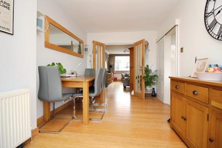 4 bedroom Semi-detached house for sale in Woodgate Drive, Birstall, LE4