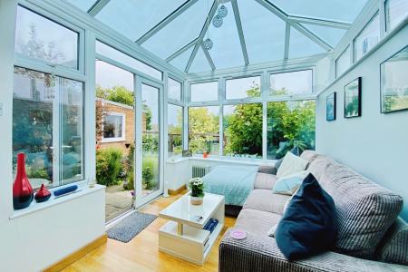 4 bedroom Semi-detached house for sale in Woodgate Drive, Birstall, LE4